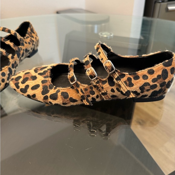 Genuine leather leopard print ballet flat. Size 39 - Picture 4 of 5